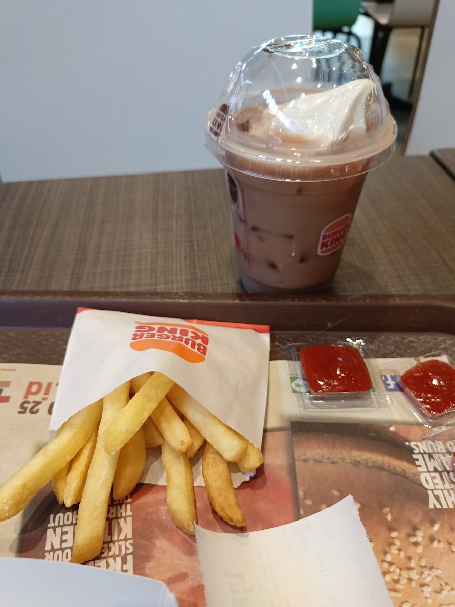 Burger King - ÆON Mall JGC Photo 8