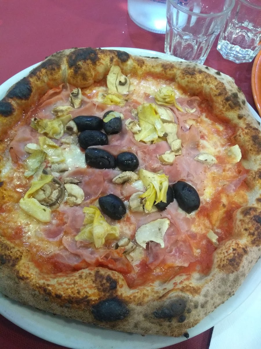 Royal Pizza Photo 10