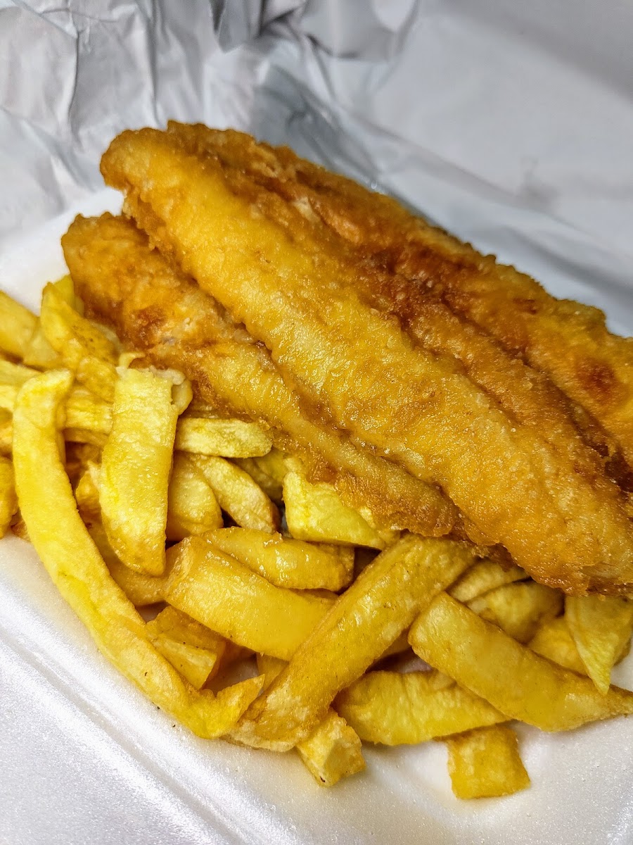 Franks Fish Chips & Pizza Place Photo 5