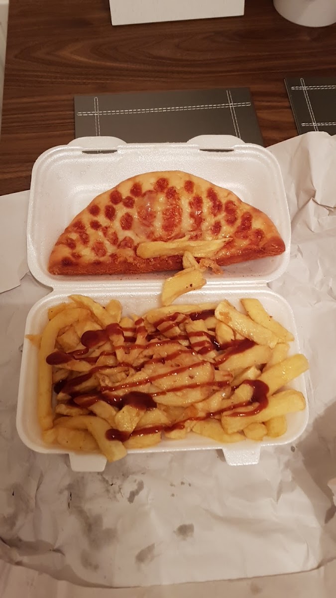 Franks Fish Chips & Pizza Place Photo 8