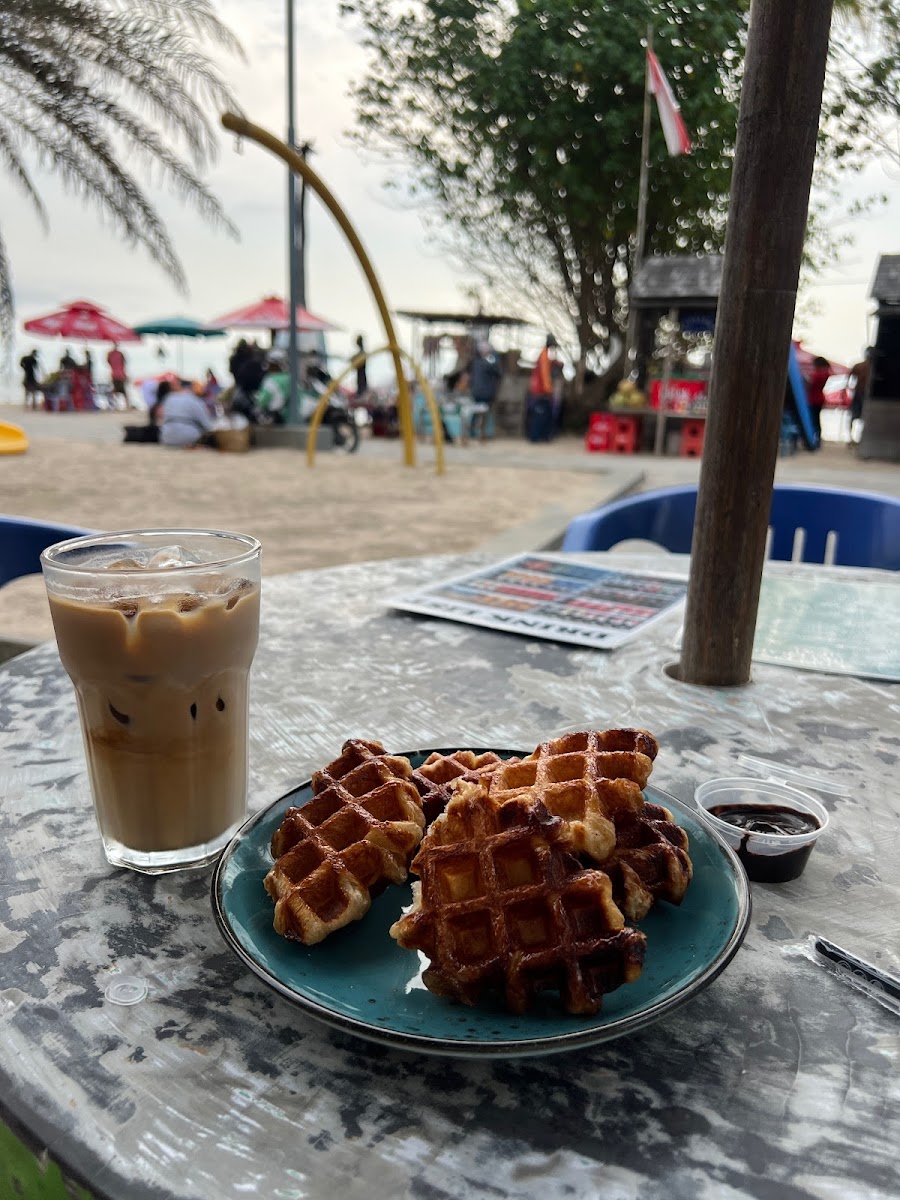 Malaga Coffe Kuta Beach Photo 3