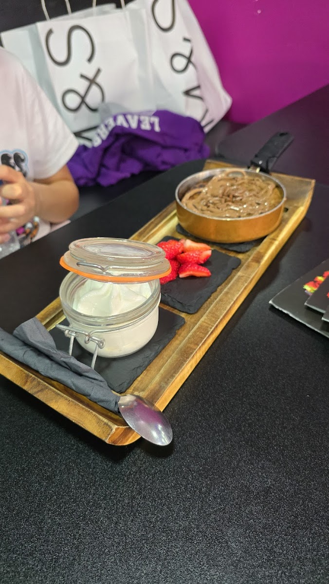 Sundaes Gelato Gloucester Photo 9