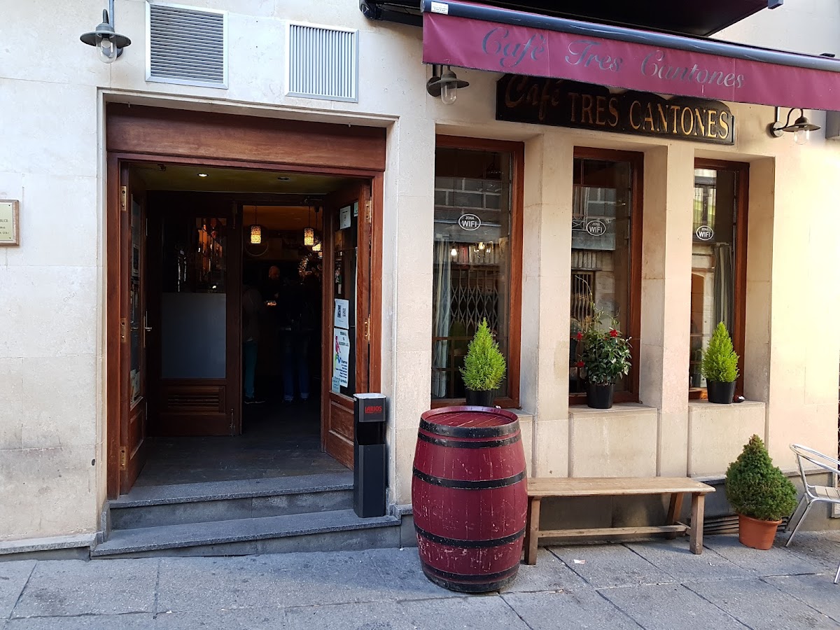 Café Tres Cantones