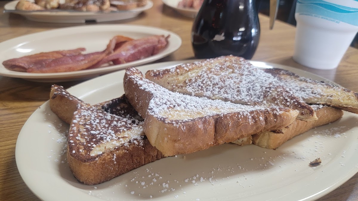 Hilltop Restaurant & Steak Photo 8