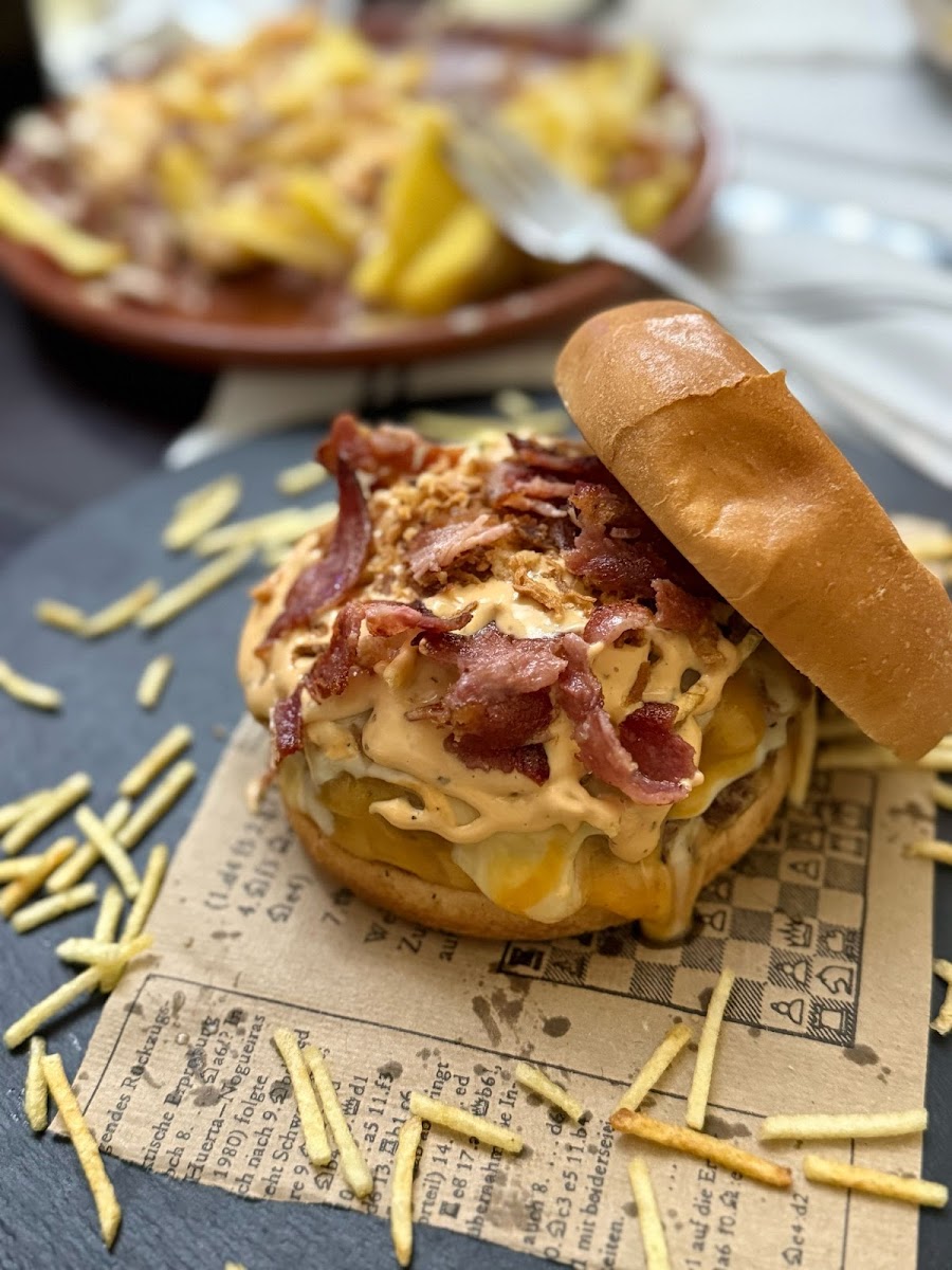 Hamburguesería La Taberna Photo 10