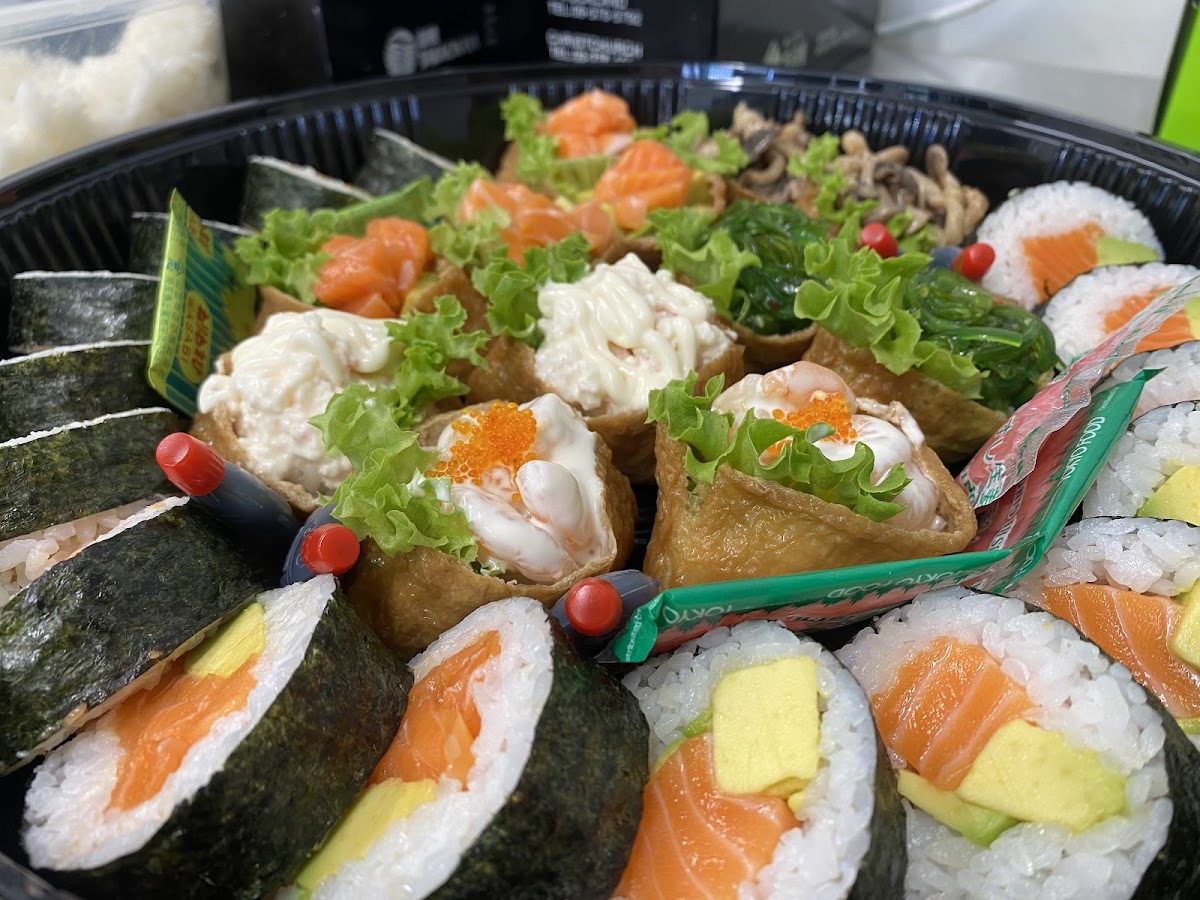 Sushi Bee Photo 3