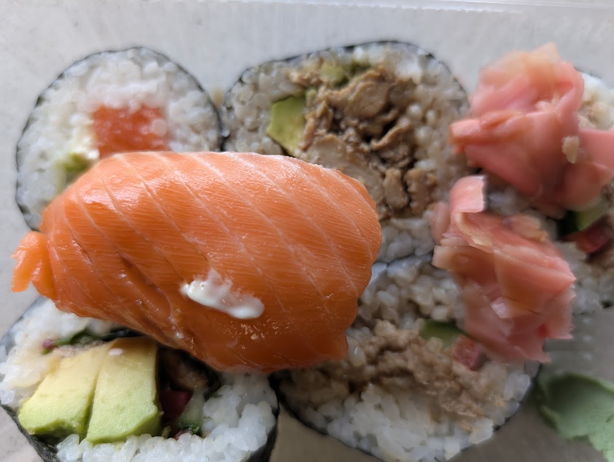 Sushi Bee Photo 4