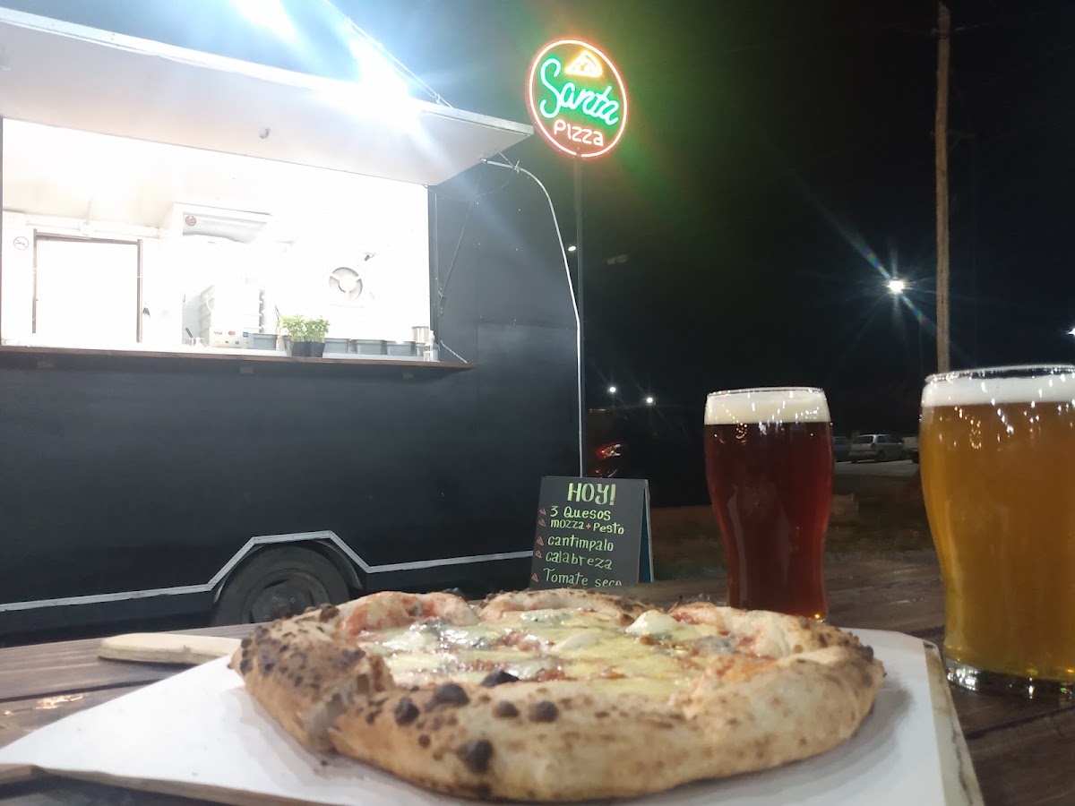 Santa Pizza Patagonia Photo 3