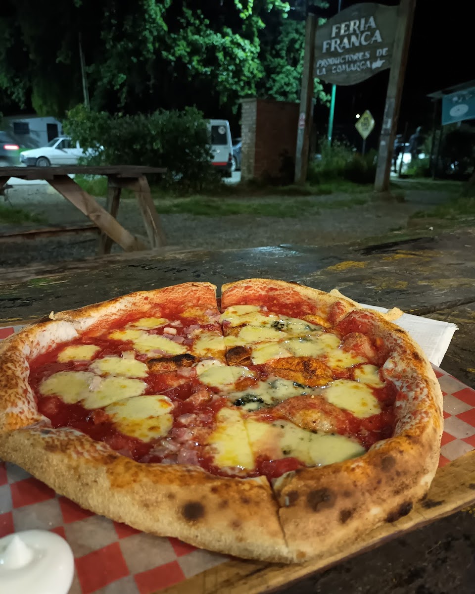 Santa Pizza Patagonia Photo 4