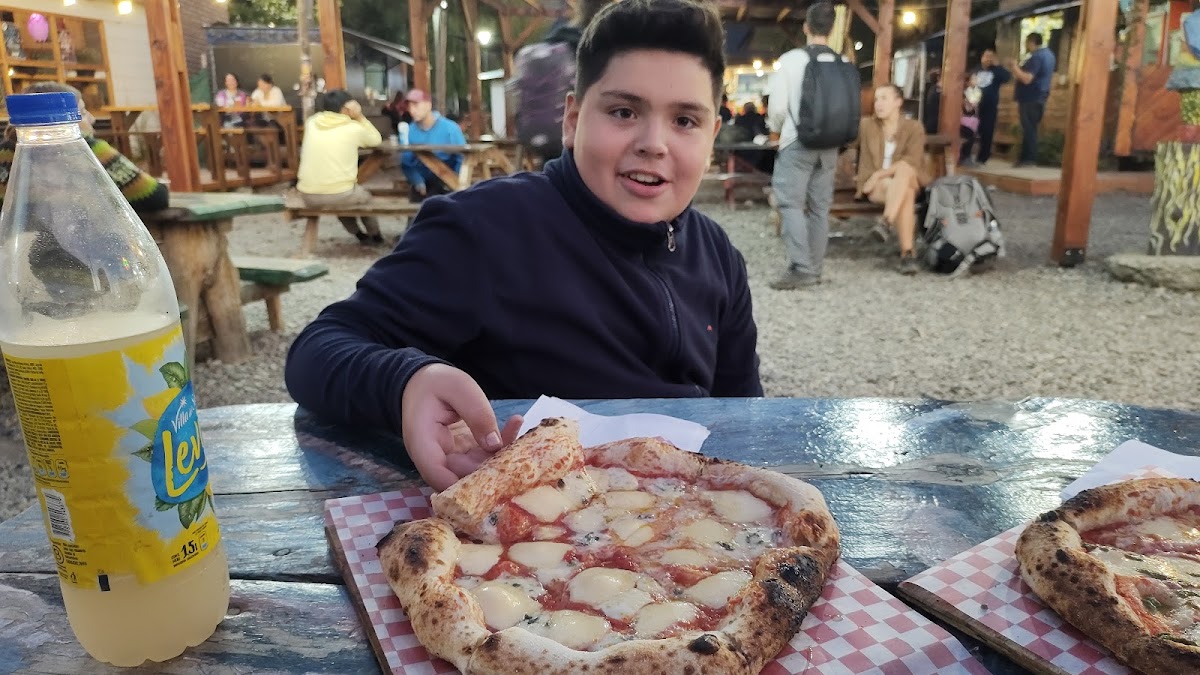 Santa Pizza Patagonia Photo 9