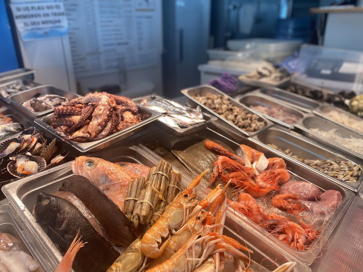 La Llotja Marisqueria Photo 3