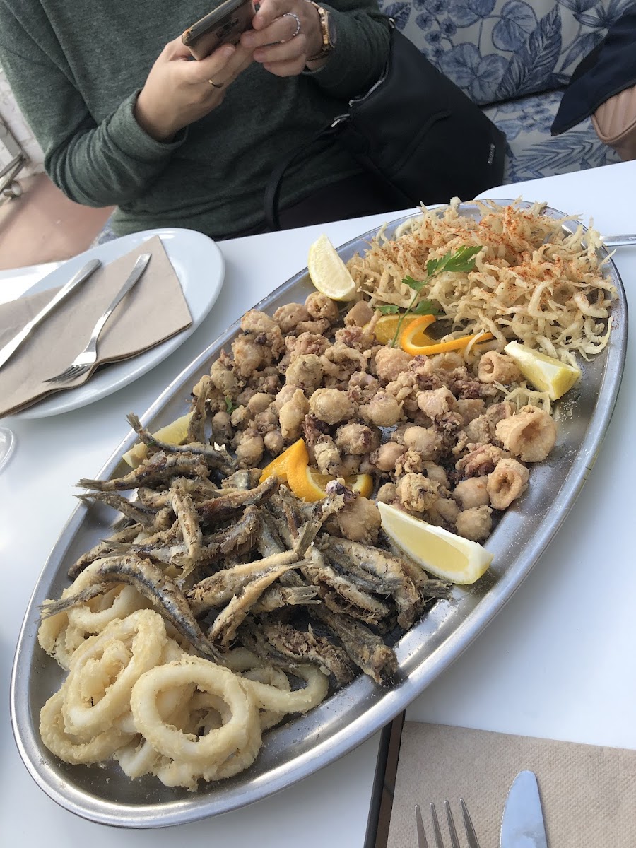 La Llotja Marisqueria Photo 5