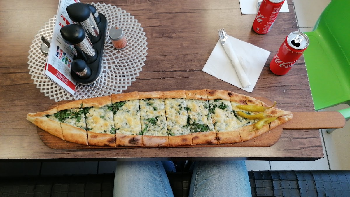 Elif Pizza & Pide Photo 7