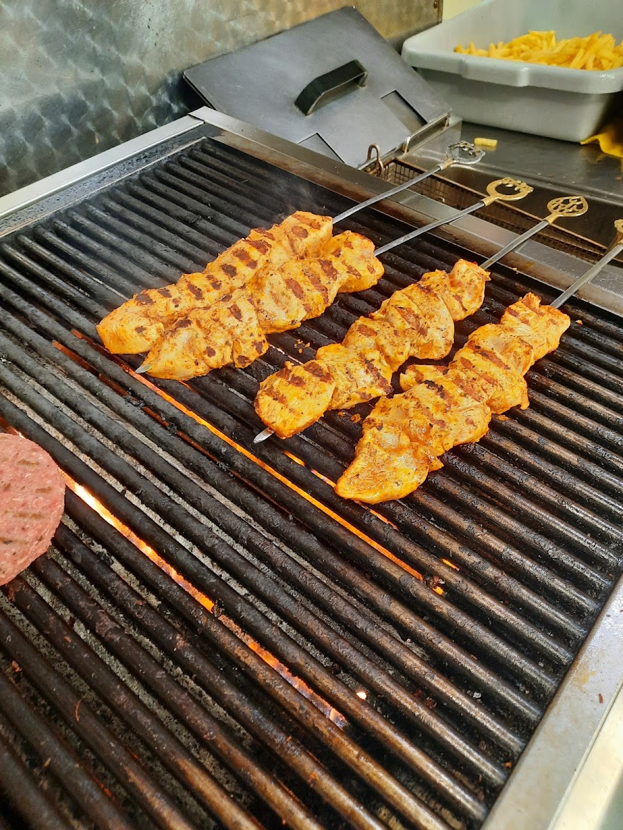 Upton Charcoal Grill Photo 7