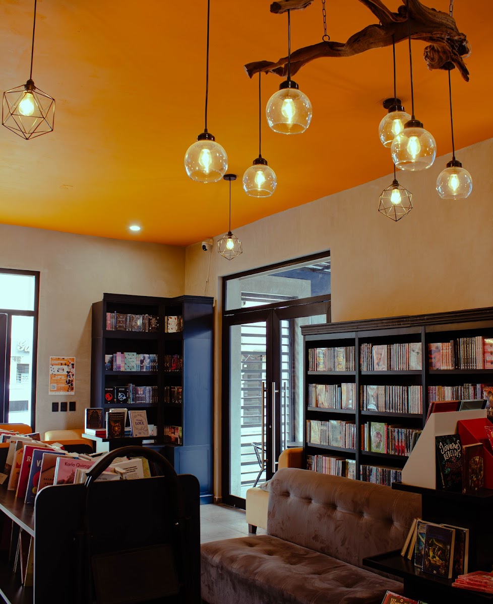 Lienzo Coffee Shop Photo 3