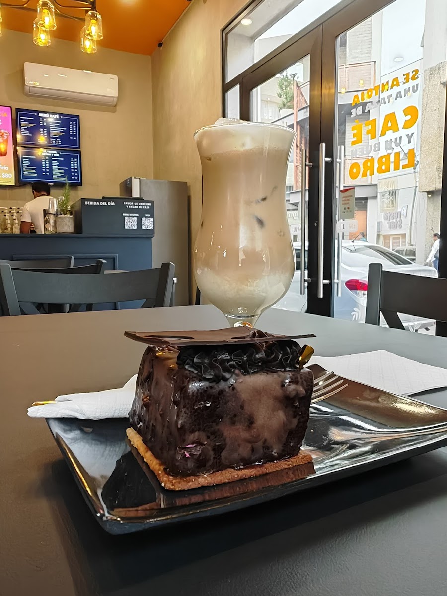 Lienzo Coffee Shop Photo 8