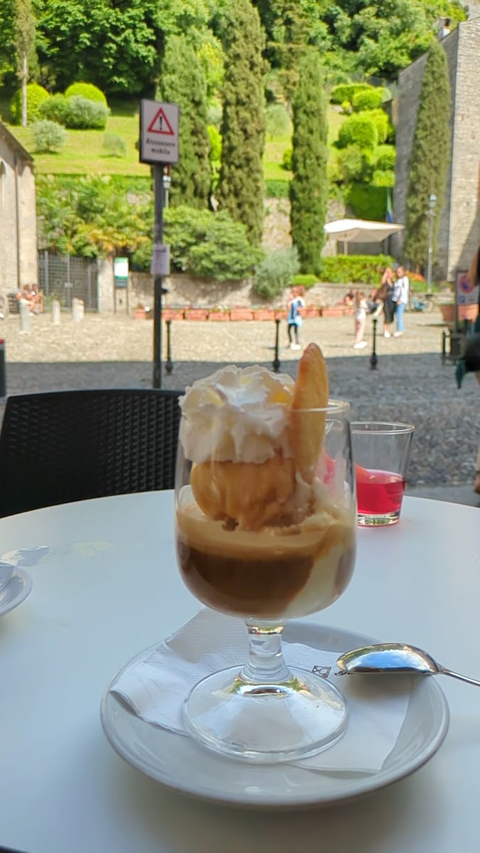 Gellateria Ice Cream Shop, cafe’ Bar Photo 2