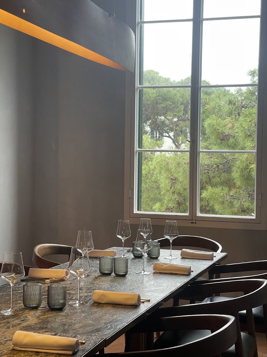 ESTIM RESTAURANT Photo 7