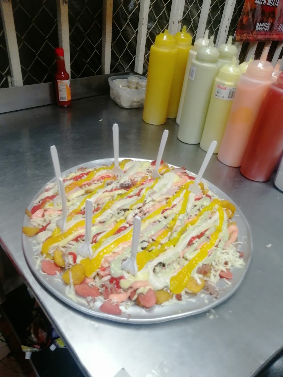 Nando's Pizzas Salchipizzas Photo 10