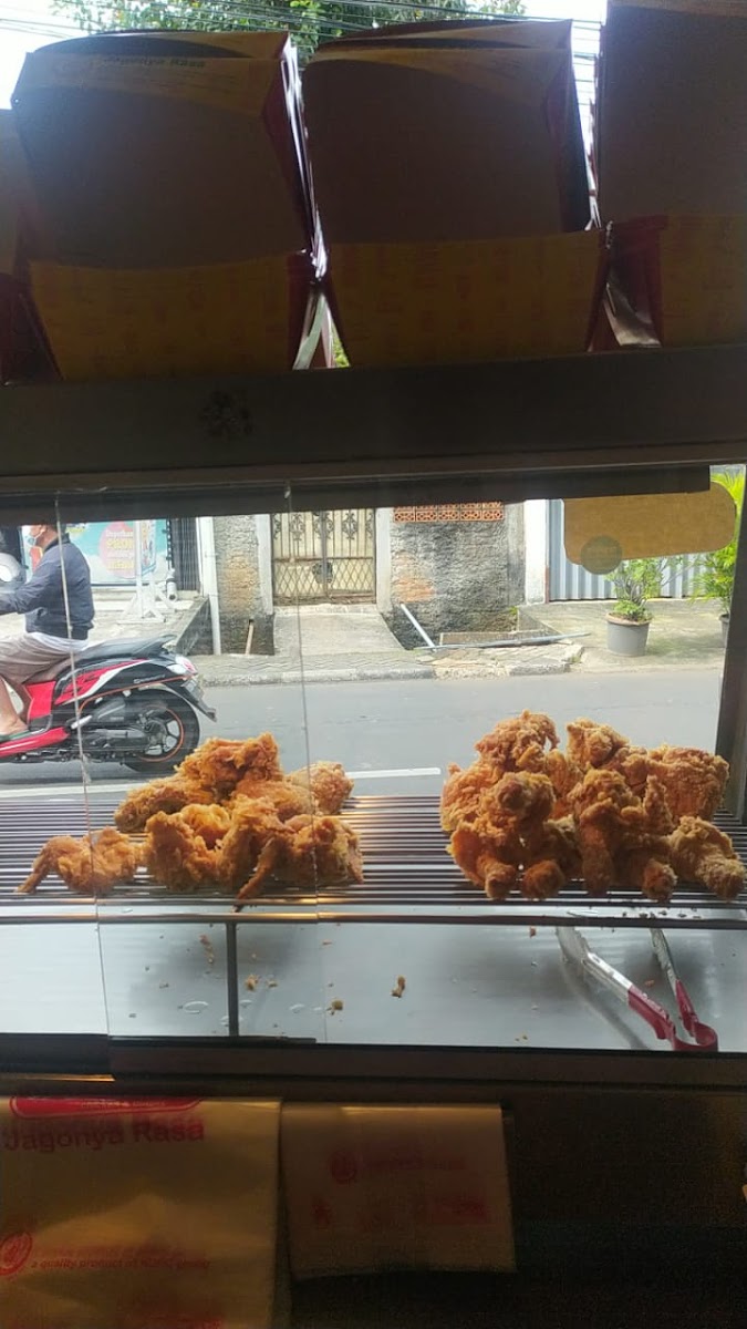 d'BestO Chicken & Burger Photo 7