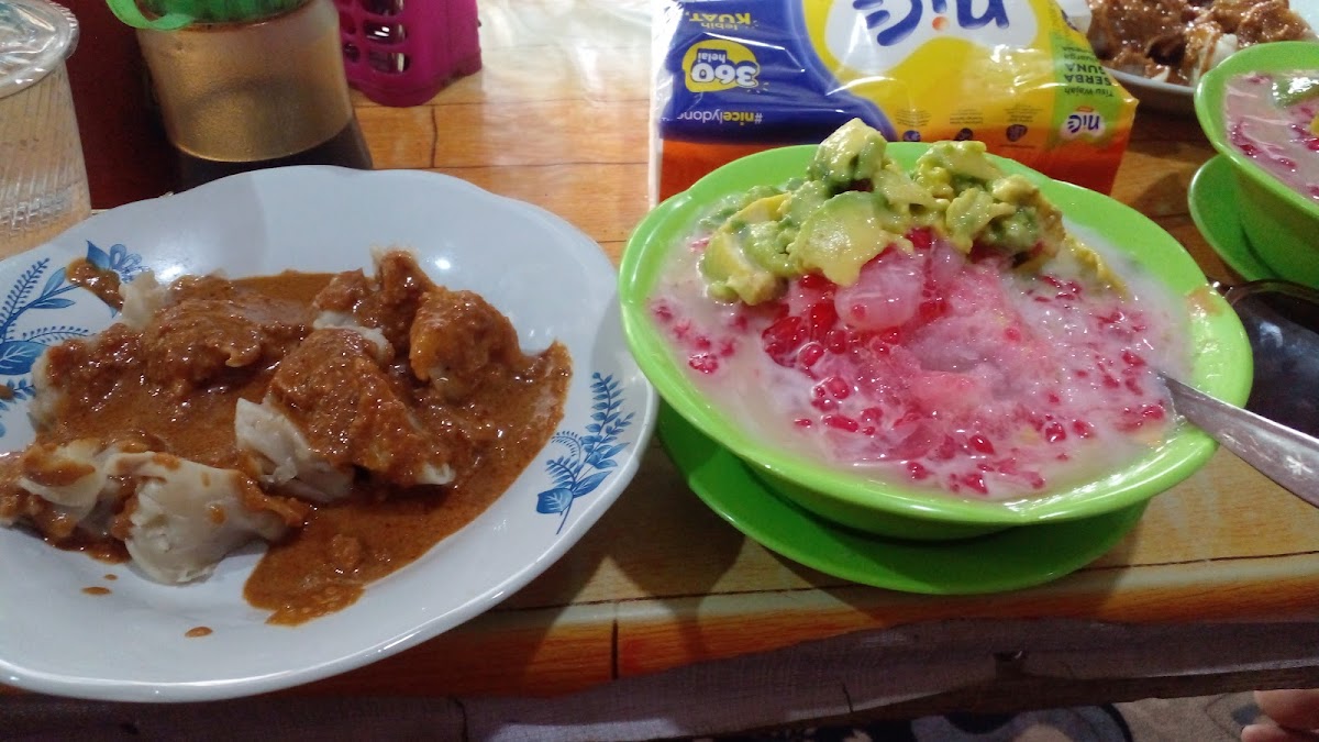 Es oyen dan siomay Bandung Serua permai