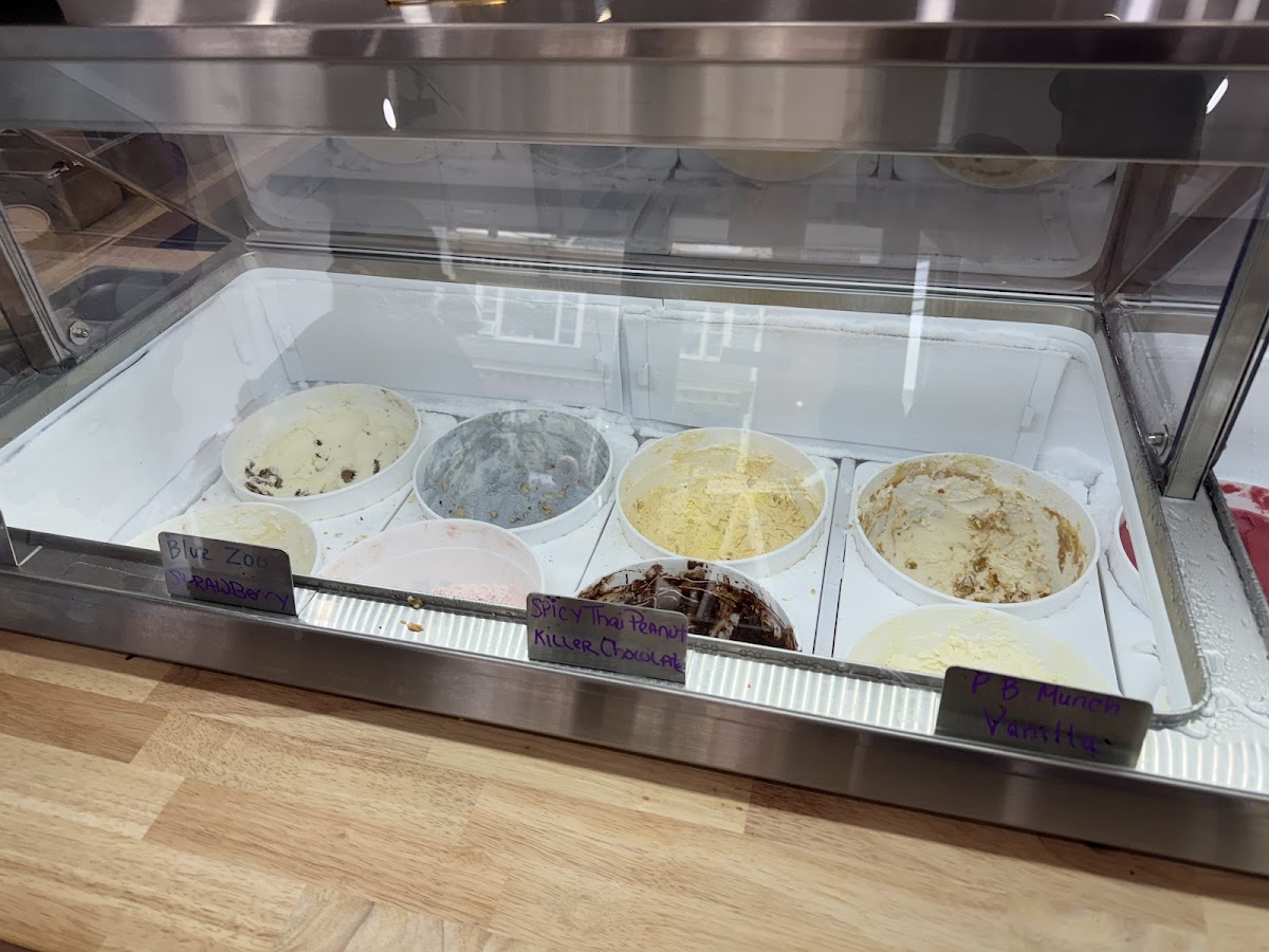 Sweet D's Ice Cream Photo 4