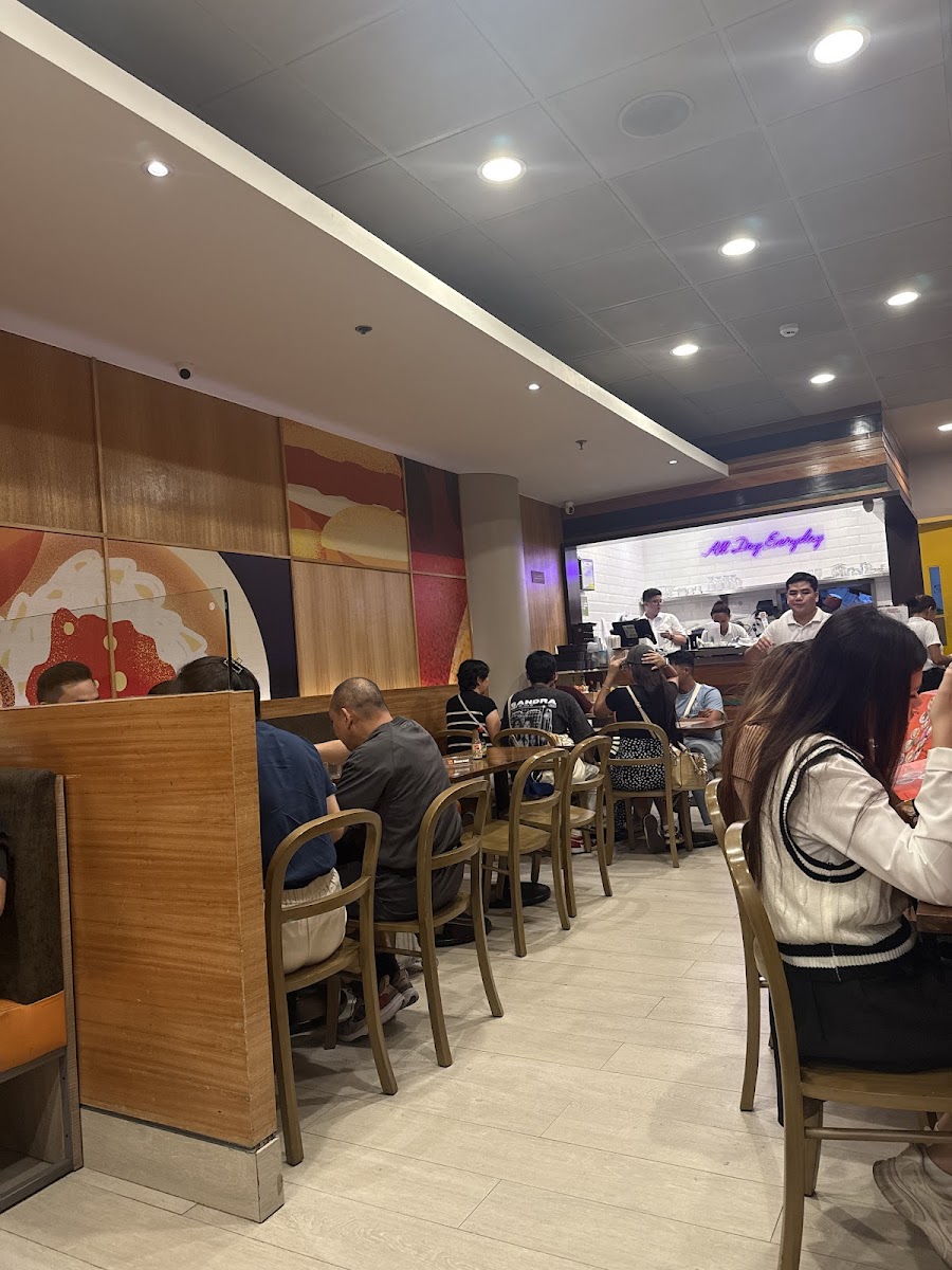 Shakey's Photo 4