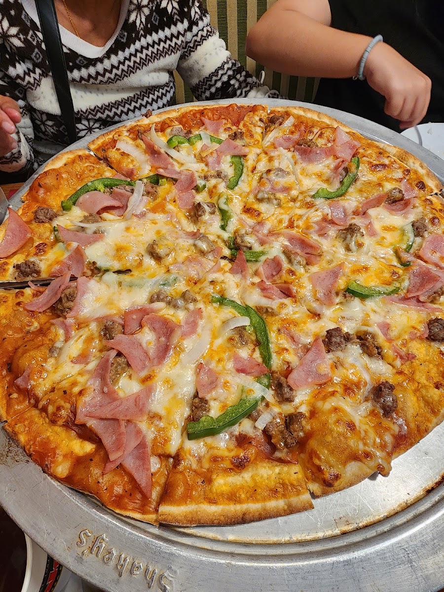 Shakey's Photo 5