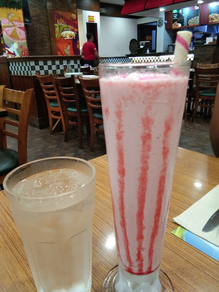 Shakey's Photo 7