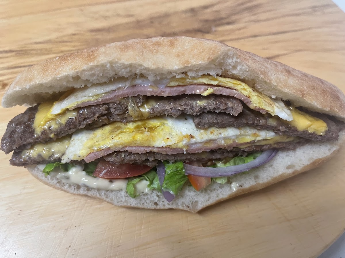 CROUSTY Burger Photo 10