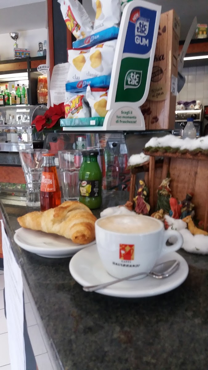 BAR AL SOLE CAFFETTERIA-BIBITE-TOAST-GELATI Photo 7