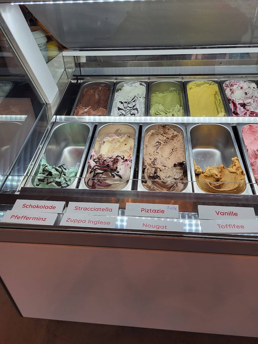 Little Italy - Eiscafé & Pizzeria Photo 6