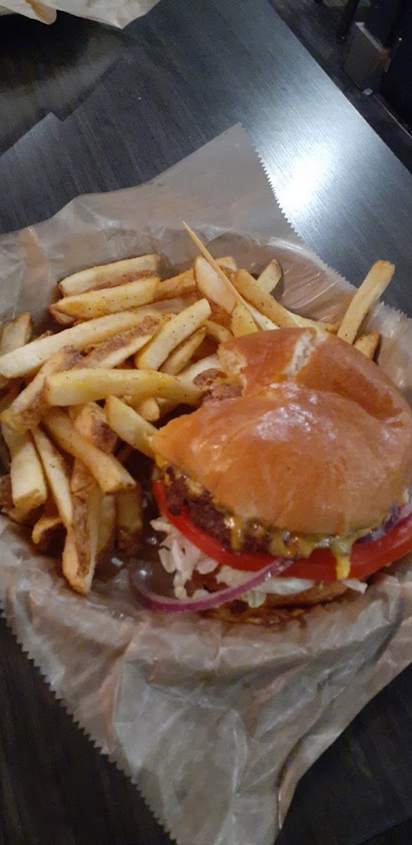 Freakin' Unbelievable Burgers Photo 9