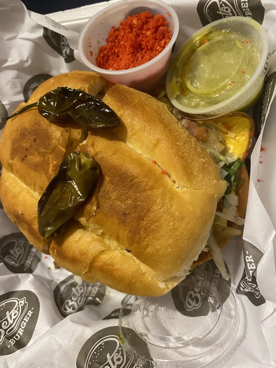 Betos Burgers Photo 2