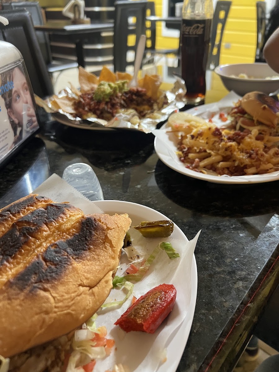 Betos Burgers Photo 3
