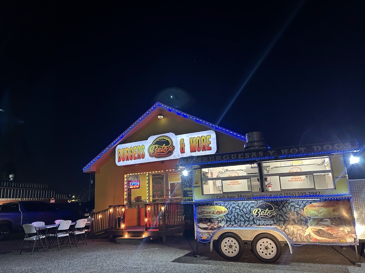 Betos Burgers Photo 5