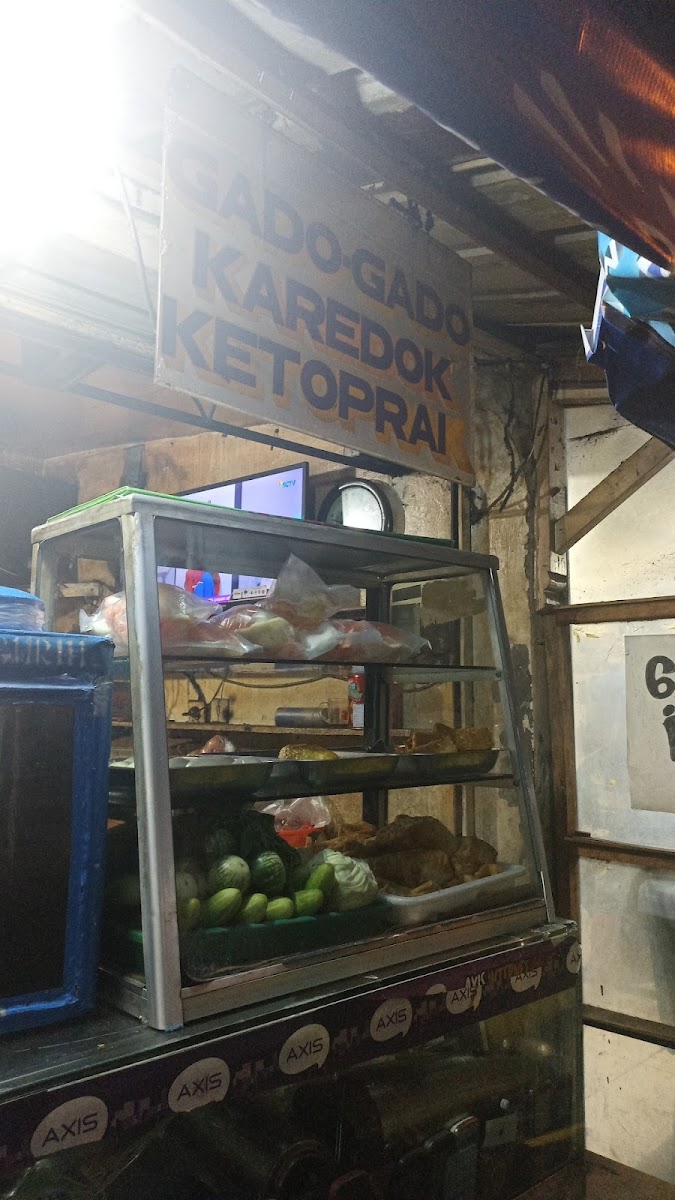 Gado Gado Ibu Feri