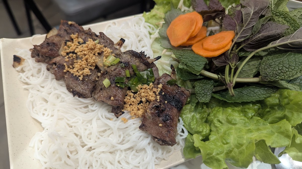Dong Huong Restaurant Photo 4