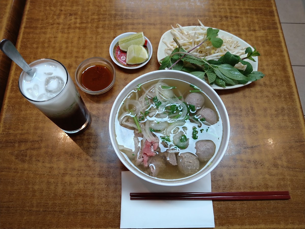 Dong Huong Restaurant Photo 5