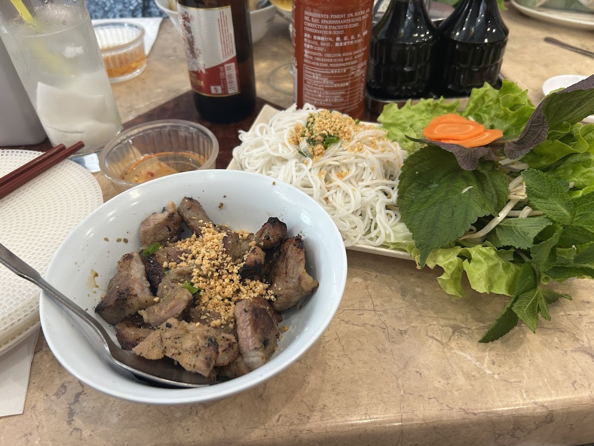 Dong Huong Restaurant Photo 6