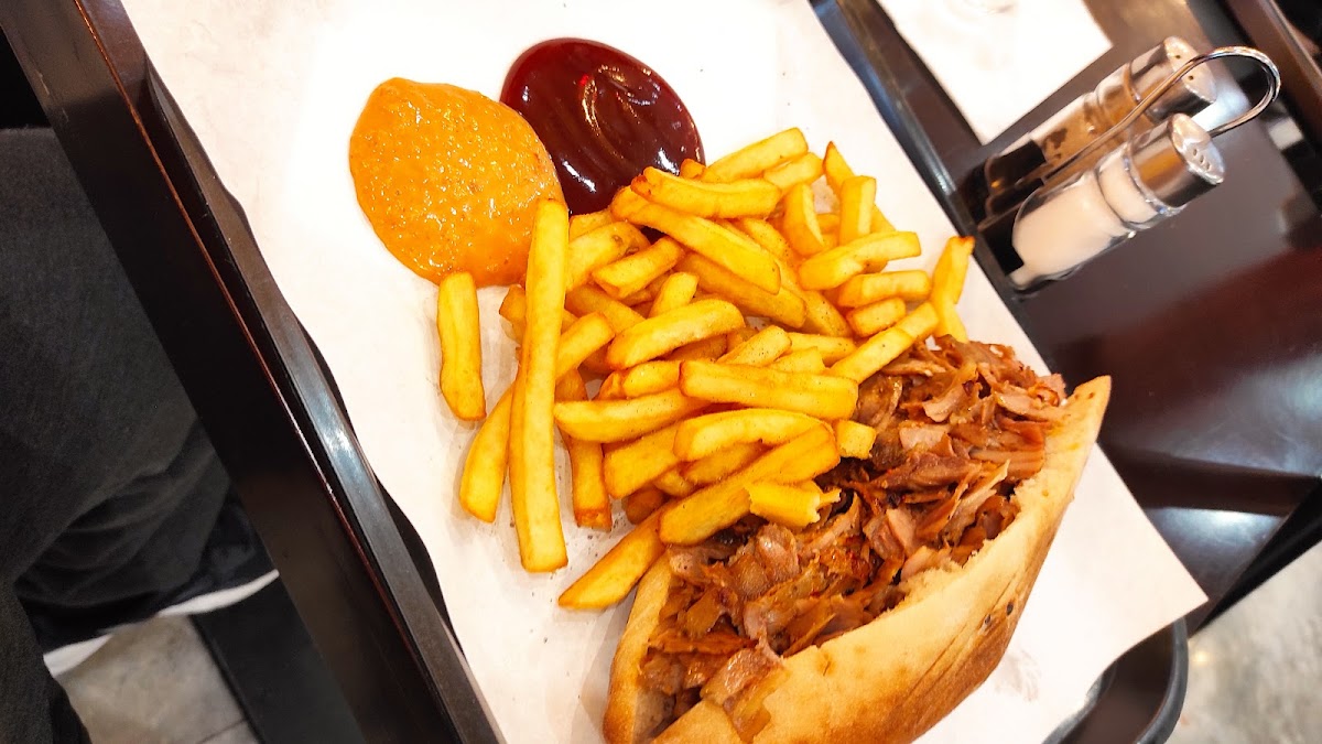 PARİSTANBUL GRİLL RESTAURANT Photo 5