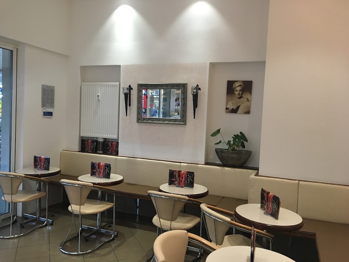 Eiscafe Gelateria Flori Photo 4