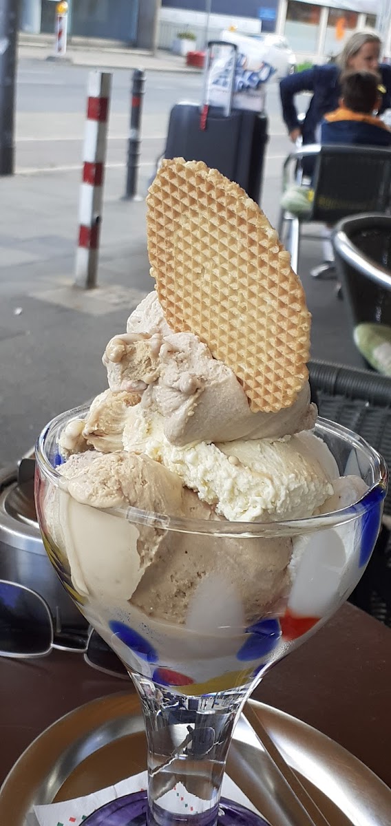 Eiscafe Gelateria Flori Photo 5