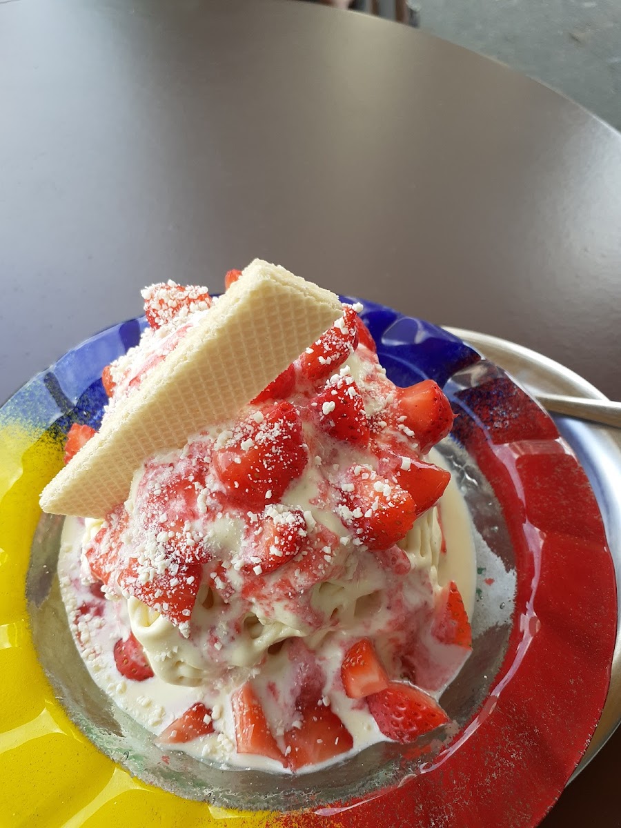 Eiscafe Gelateria Flori Photo 7