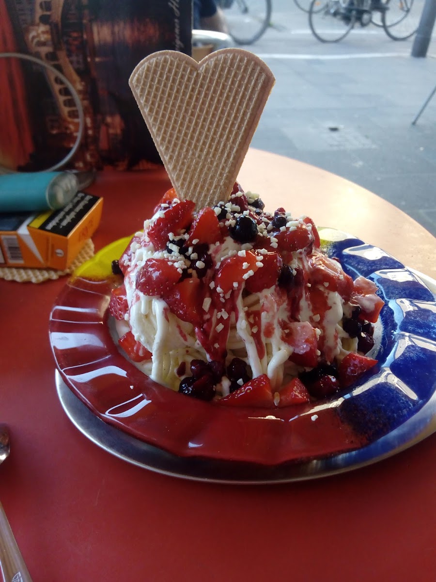Eiscafe Gelateria Flori Photo 8