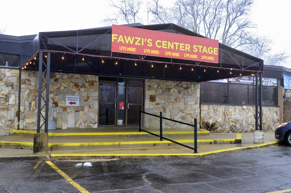 Fawzi's Sports Bar & Grill Photo 2