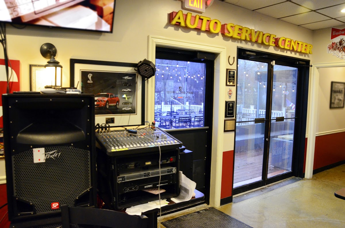 Fawzi's Sports Bar & Grill Photo 4