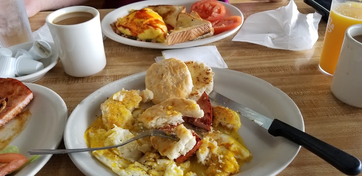 Tudor's Biscuit World Photo 5