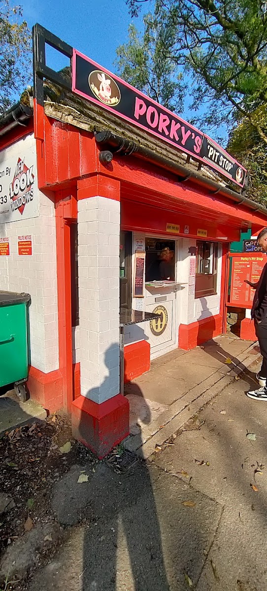 Porky's Pit Stop Photo 3