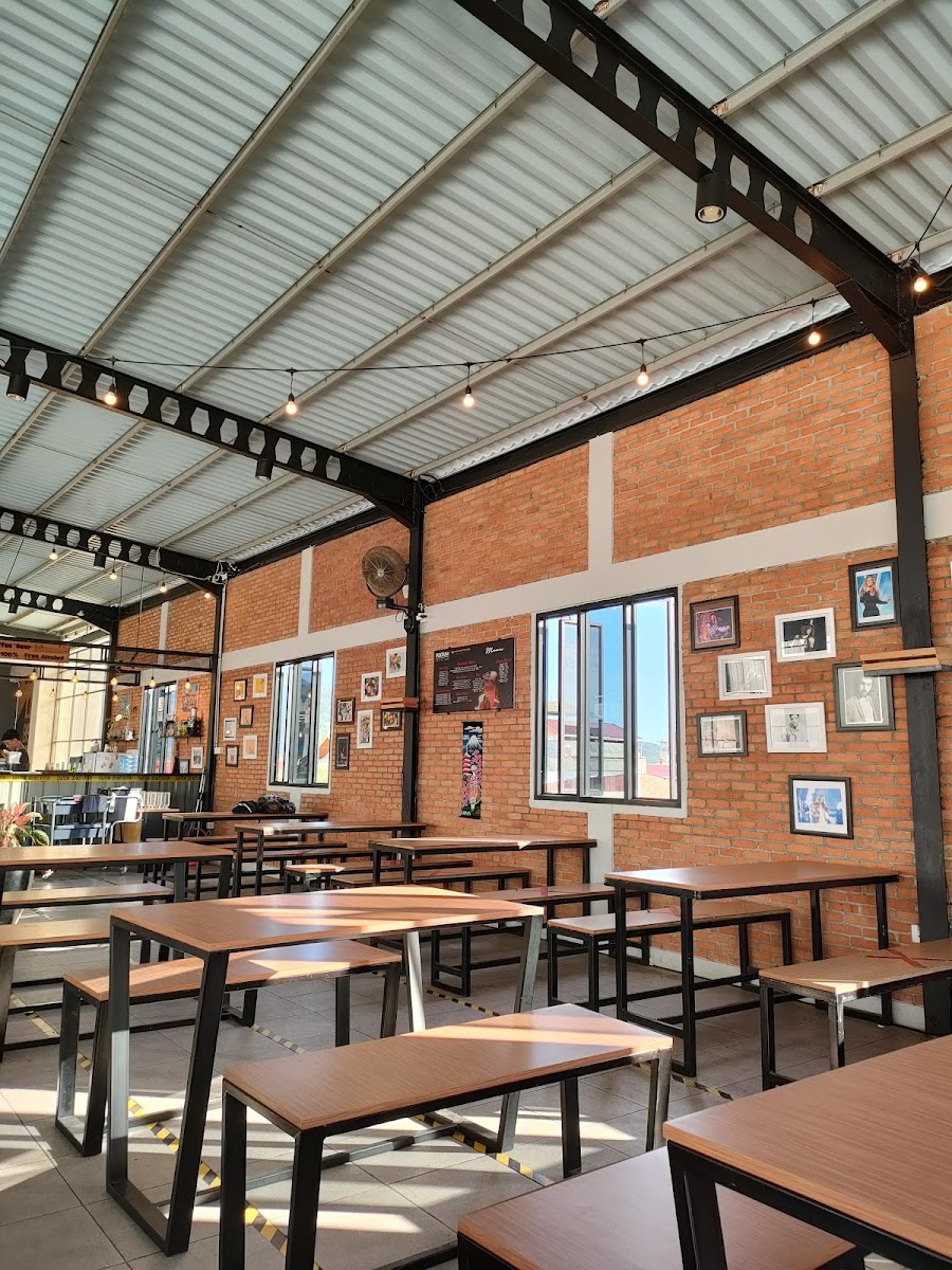 Podium Foodcourt Photo 10
